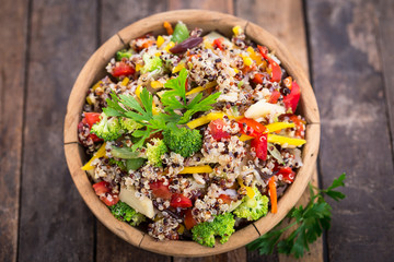 2018.07.09.-ENSALADA-DE-QUINOA-TEMPLADA