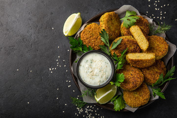2018.11.19.-FALAFEL-CON-SALSA-DE-YOGURT-G55