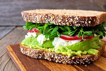 BOCATA-DE-AGUACATE